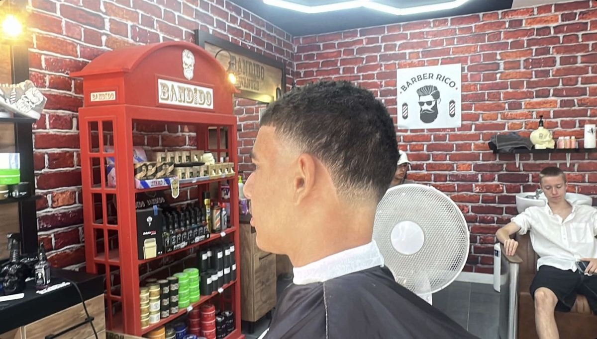 Strakke fade heren — Barber Rico Lokeren