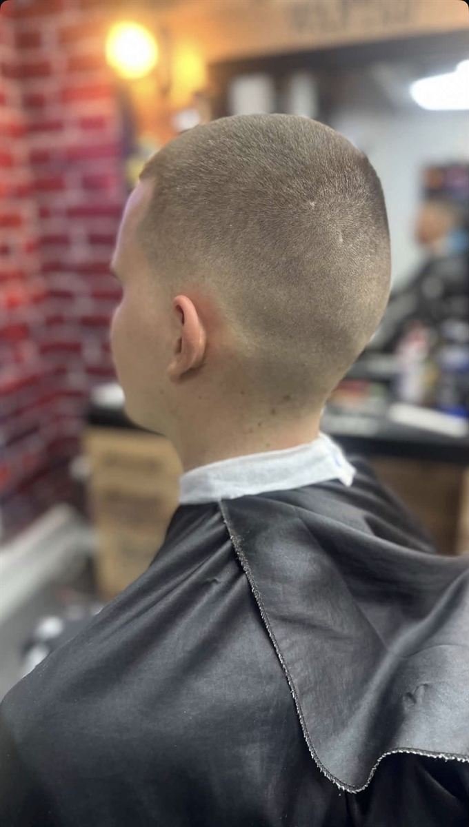 Buzzcut skin fade — Barber Rico Lokeren